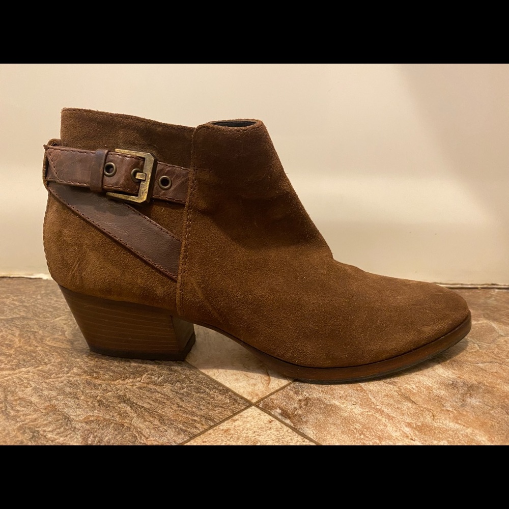 Aquatalia Ankle Boots. Size 8. Never been worn.